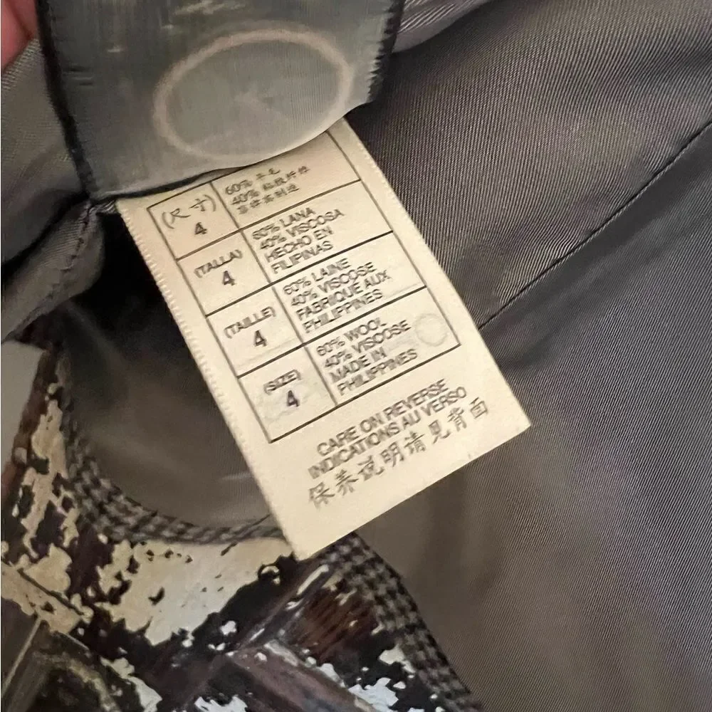 Women’s Max Studio special edition houndstooth jacket. Size 4.